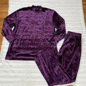 Vintage TAG Velour Set Purple Casual from the 1980